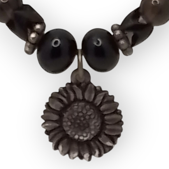 BEADED SUN FLOWER PENDENT NECKLACE - Picture 1 of 7